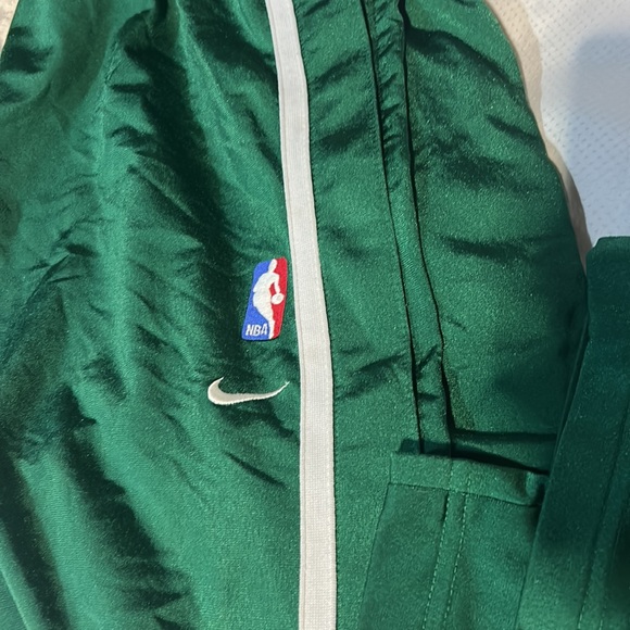 Vintage Boston Celtics Nike Basketball Warm Up Pants XXL NBA Tearaway Trackpants - Picture 2 of 9